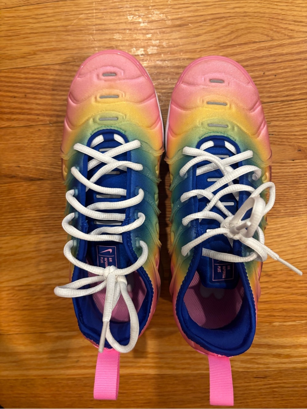 Women’s Nike Vapormax Rainbow Gradient Sneakers - Pink, Blue & Yellow - Picture 5 of 5